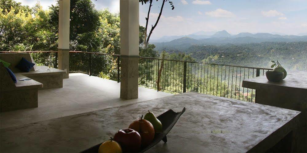 Mowbrey House Hotel Kandy Exterior photo